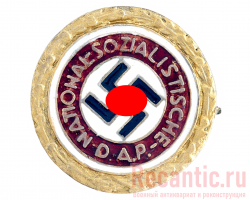 Знак NSDAP (в золоте)